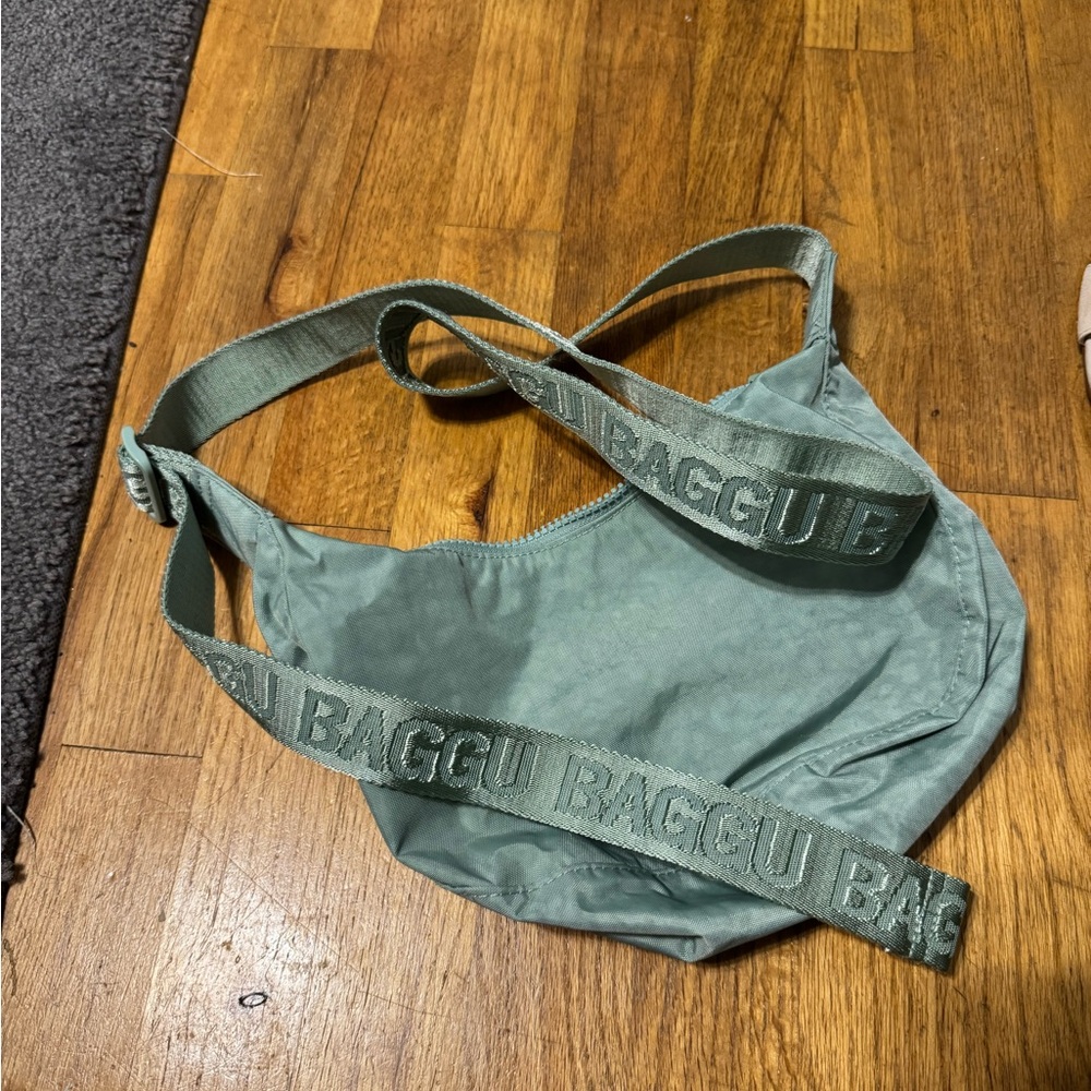 BAGGU Mint Green Crossbody Bag
